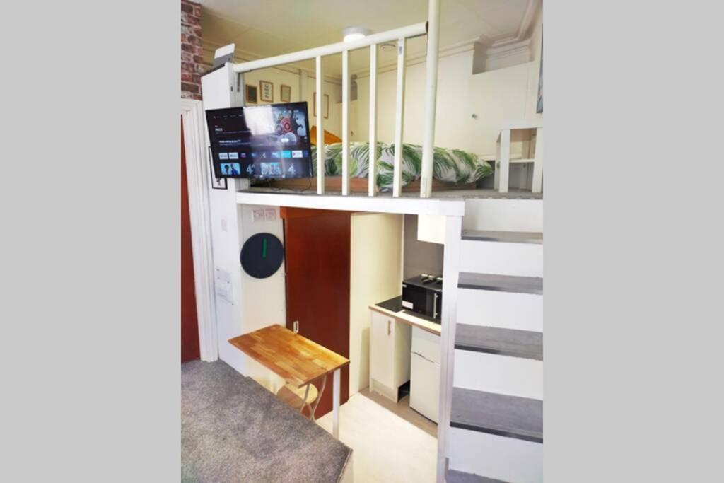 Cute & Cosy Loft-Style Studio Close To Beach Lejlighed Bournemouth Eksteriør billede